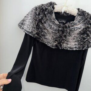 Joseph Ribkoff Black top with Faux Fur Collar Sz Small